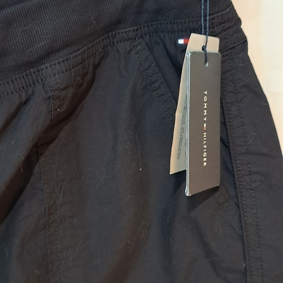 NEW Tommy Hilfiger Women's Utility Black Shorts Drawstring Waist Stretchy 2XL - Picture 4 of 13